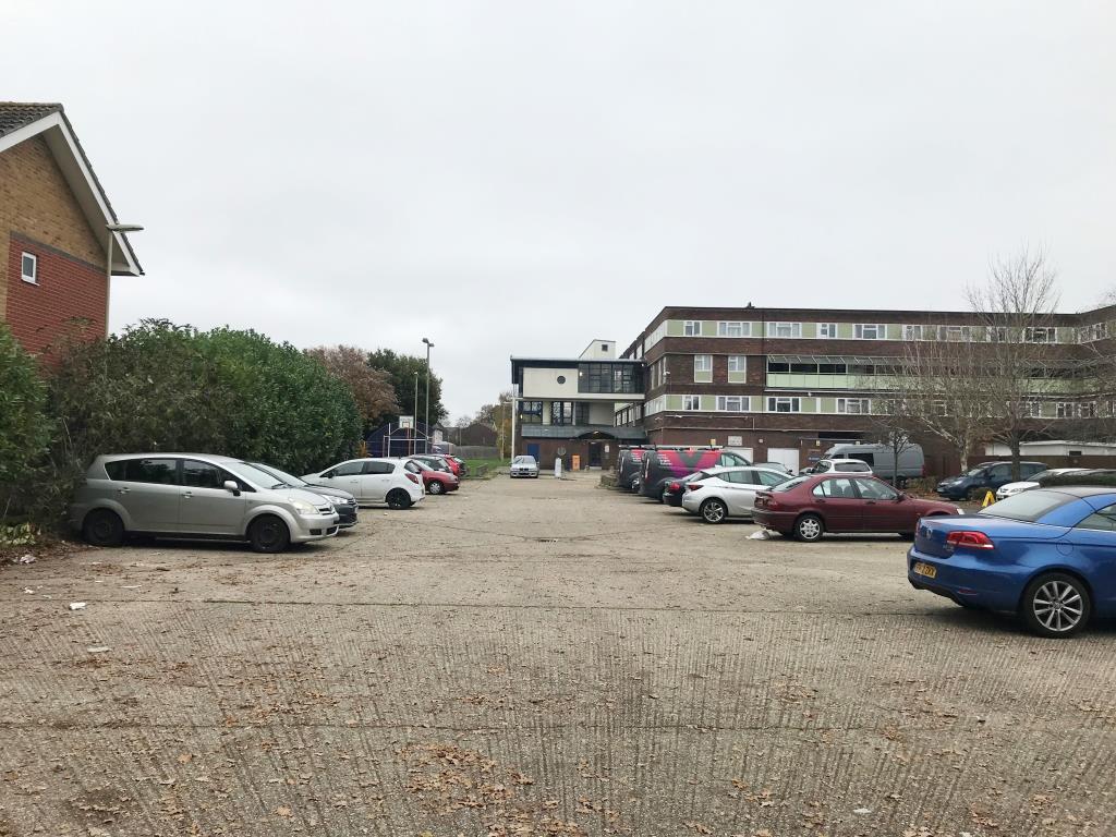 Lot: 138 - 10 FREEHOLD LOCK-UP GARAGES AND 52 CAR PARKING SPACES - Library Photos